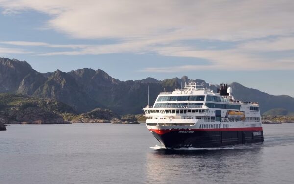 Hurtigruten ofrece 10% de descuento en todos los viajes de 2025-2026