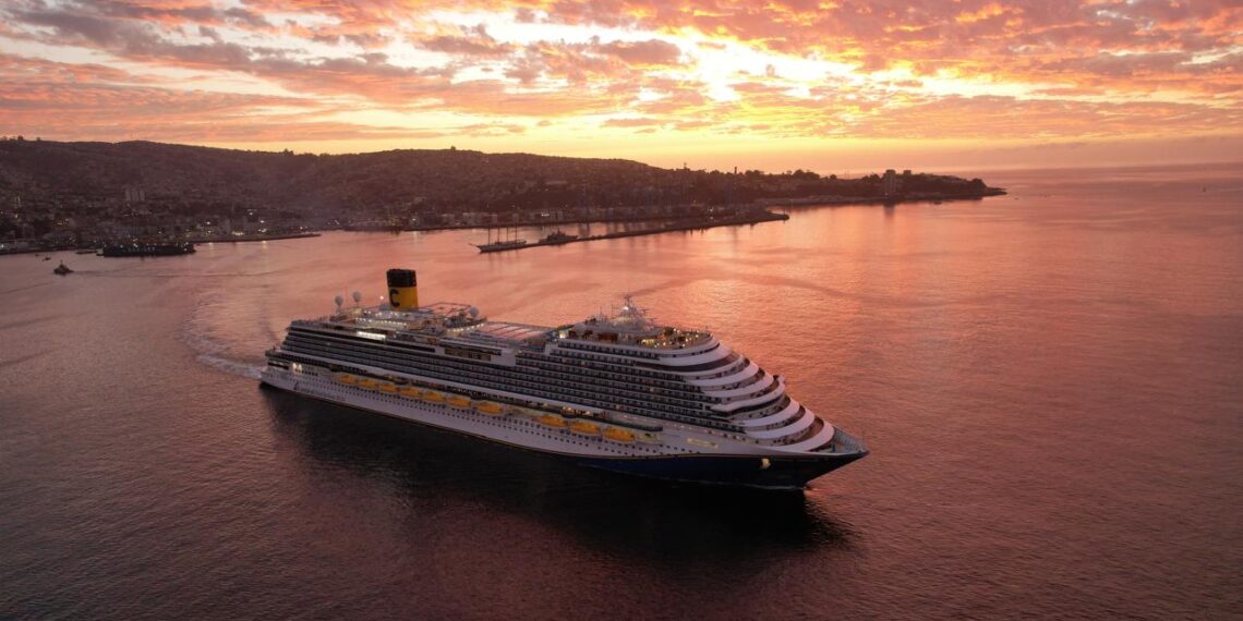 Puerto de Valparaíso concluye temporada de cruceros con aumento del 30% en cantidad de visitantes