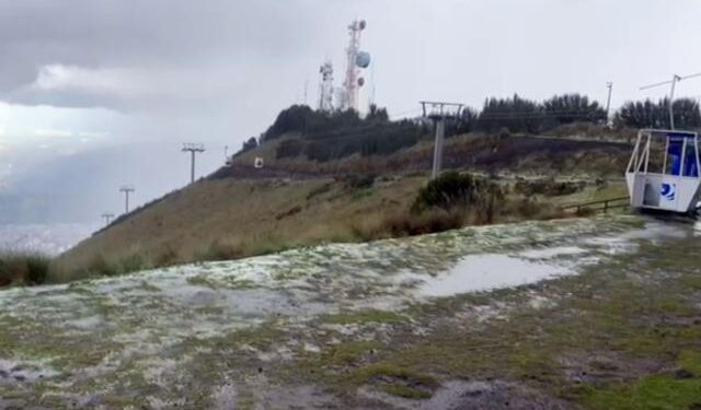 Teleférico de Quito suspende viajes por tormenta eléctrica
