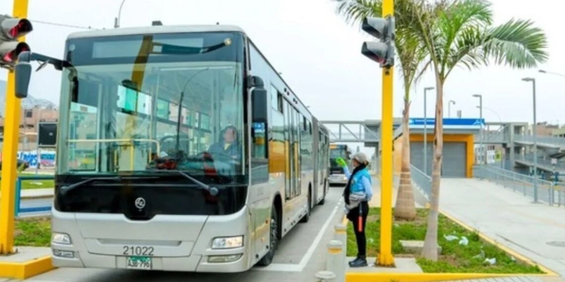 Cambios en el Metropolitano: adiós a las colas de sentados y bienvenida la fusión de rutas para agilizar viajes