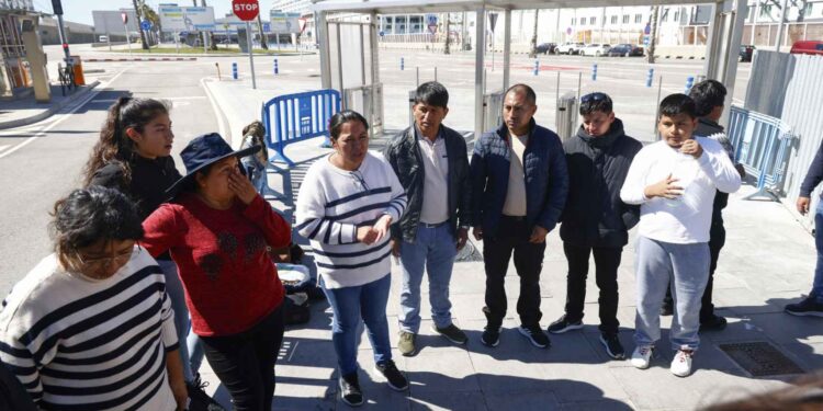Un grupo de 69 bolivianos, atrapados en un crucero de MSC en Barcelona por llevar visados falsos