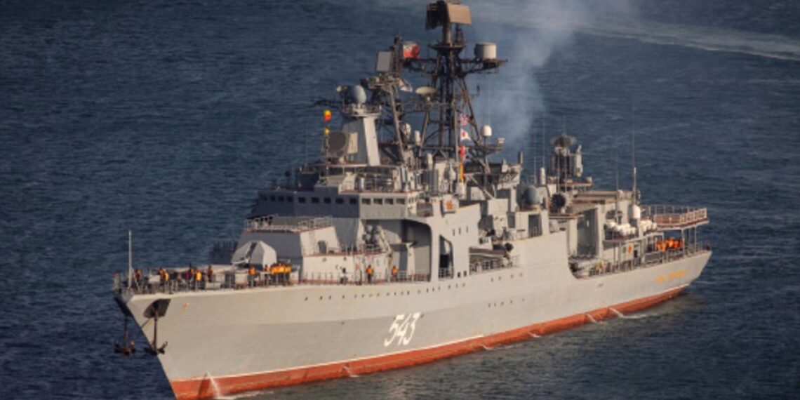 Una fragata rusa armada con misiles hipersónicos Zircon y de crucero Oniks y Kalibr entra en aguas del Mediterráneo