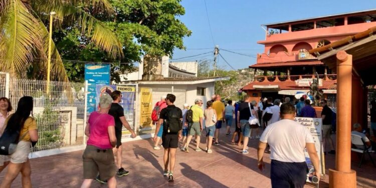 Zihuatanejo en la preferencia turística de la ruta de cruceros internacionales