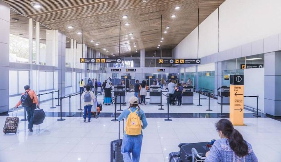 ¿Por qué son tan caros los viajes aéreos en Centroamérica?