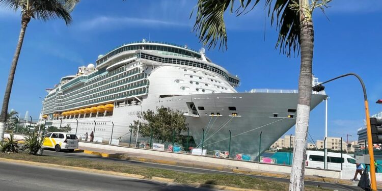 ¿De dónde vienen los tres cruceros que llegaron HOY a Vallarta?