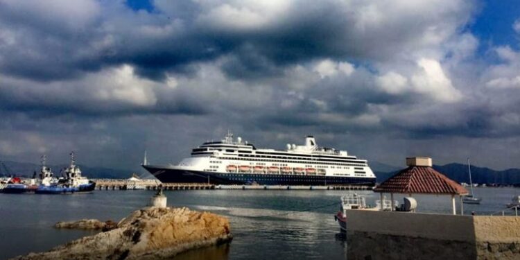 Holland America Line abre reservas para su Grand World Voyage de 2026