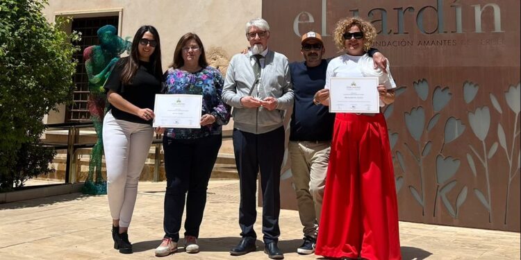 Shiva Viajes de Jaca y Vidoq de Formigal reciben su diploma de finalistas en los premios Edelweiss