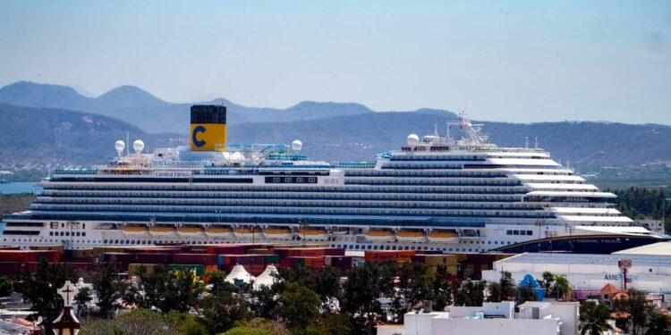 Cierra abril con 11 cruceros y 49 mil visitantes - El Sol de Mazatlán
