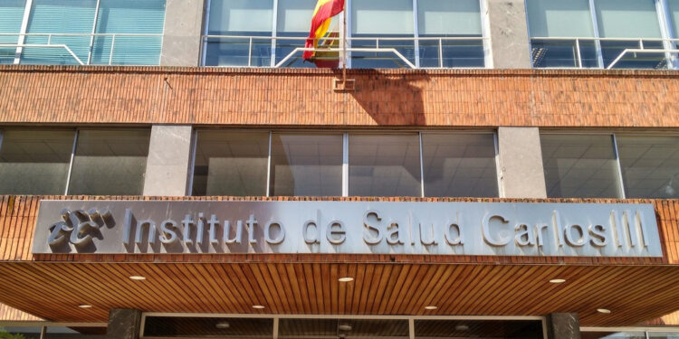 advierten de un posible aumento de casos en España por viajes internacionales