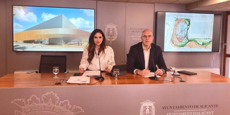 Alicante no regulará por el momento la llegada de cruceros a la ciudad