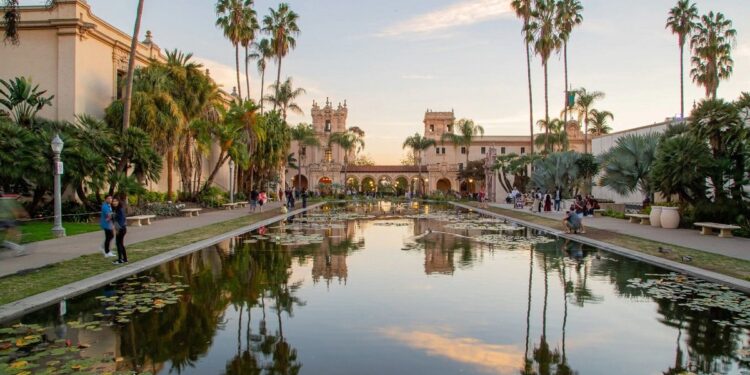 Líderes de San Diego inician temporada turística de verano en el Balboa Park