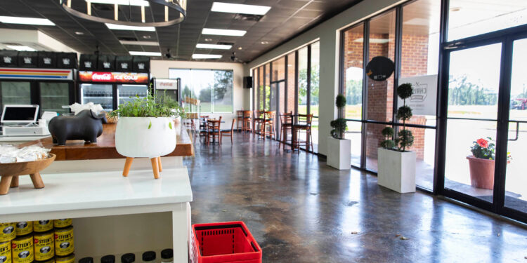 Chris’ Specialty Foods to debut lunch eatery in June at new Highland location