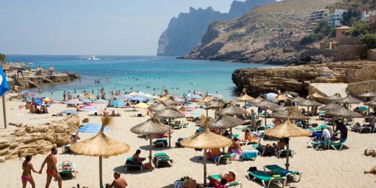 Cuáles son las sanciones por viajar al extranjero estando de baja médica