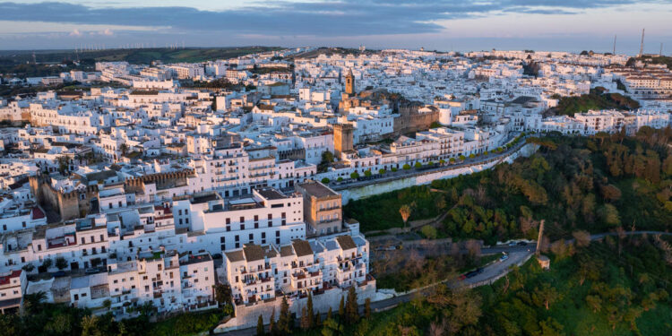 El pueblo más bonito al que viajar este mes de junio está en Cádiz