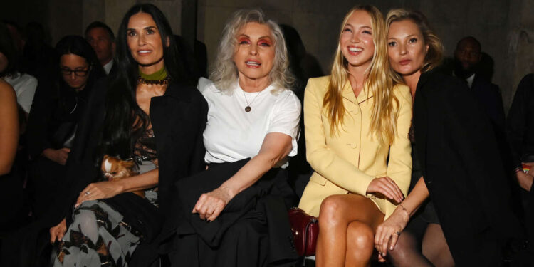 Gucci Crucero 2025 o cómo transformar el Tate Modern de Londres en un jardín primaveral