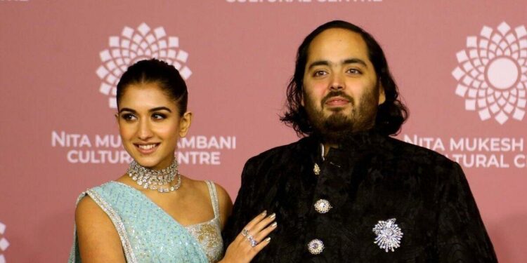 despliegue millonario de crucero por el Mediterráneo