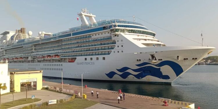 El primer cuatrimestre la terminal marítima registró casi medio millón de pasajeros
