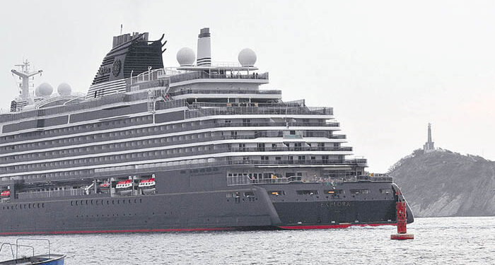 Crucero Explora I llegó con 1.263 turistas - RadioHoy