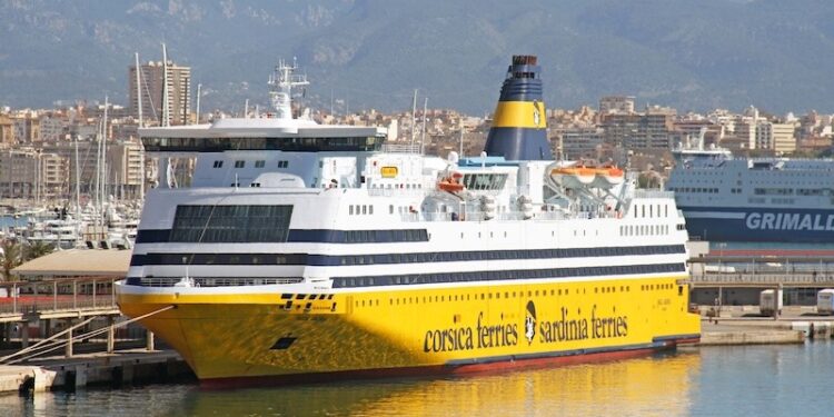 Mini crucero del ferry italiano “Mega Andrea” entre Ajaccio y Palma » Puente de Mando, por Juan Carlos Díaz Lorenzo