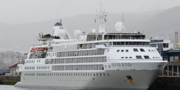 El crucero 'Silver Wind' llega a Vigo con 257 pasajeros que pagaron hasta 8.000 euros