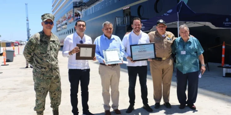 Por primera vez en Mazatlán arriba el crucero Explora I