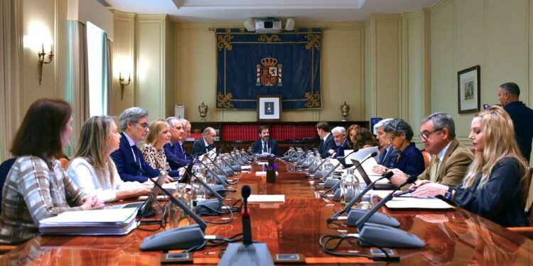 El Poder Judicial gastó 6,4 millones en viajes y hoteles en tres años y presupuesta otros 2,9 para los próximos doce meses