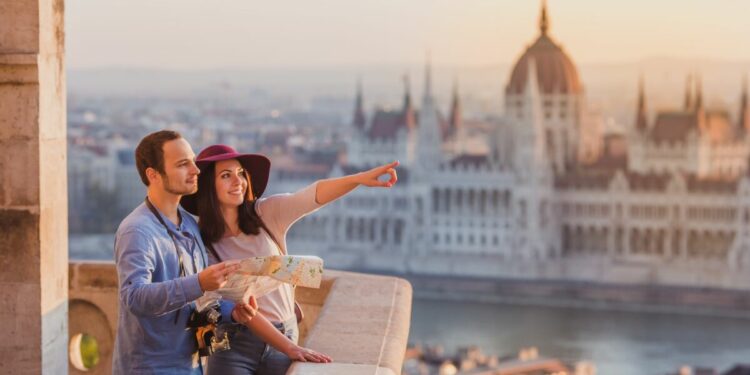 Esta empresa ofrece 10.000€ para viajar con tu pareja por Europa y América