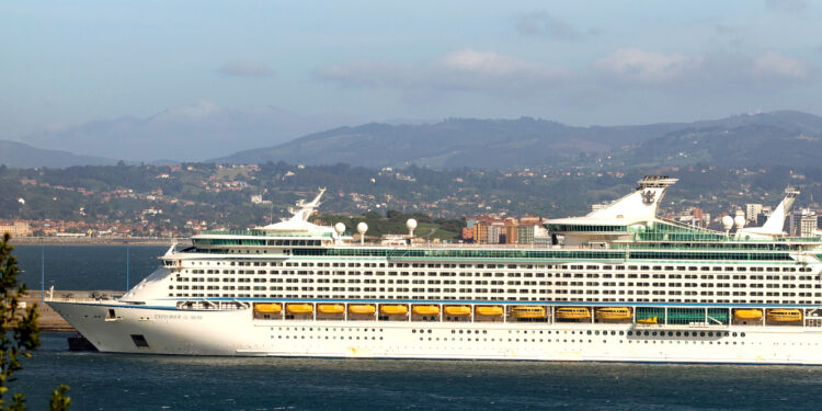 Gijón prevé cuatro escalas de cruceros para esta semana