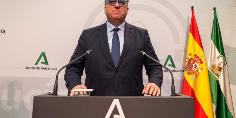 La Junta espera un acuerdo "a corto o medio plazo" sobre la tasa turística que impulse la excelencia del sector