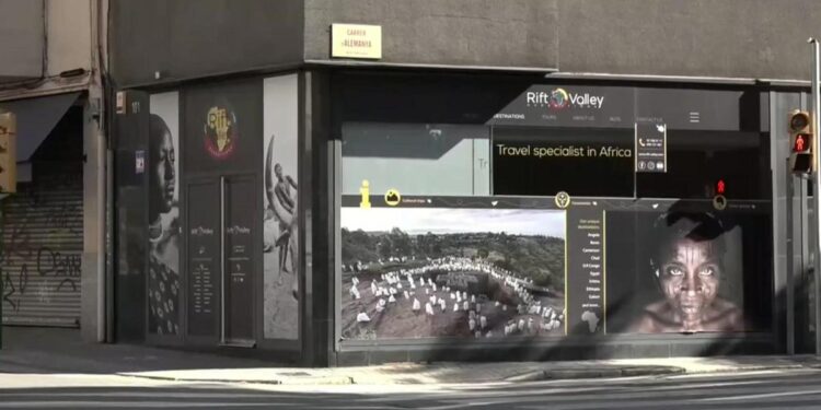 La agencia de viajes especializada en África fundada por Toni Espadas, el fotógrafo asesinado en Etiopía