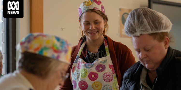 Community cooking classes help make healthy meals more affordable and teach how to beat rising food prices