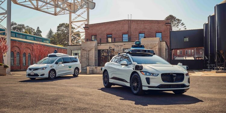 Robotaxis de Waymo superan un millón de viajes en 2024