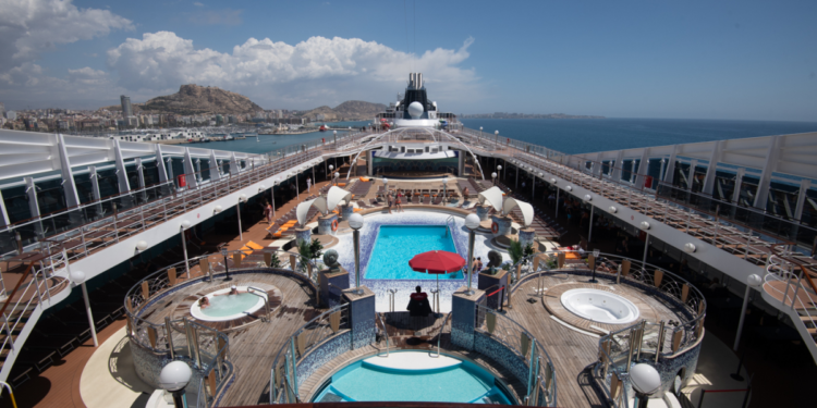 MSC Cruceros revalida su apuesta por Alicante con 32 escalas en 2025 pero sin embarques en invierno