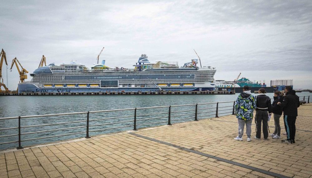 medio millar de pasajeros de un crucero llegan a Cádiz enfermos