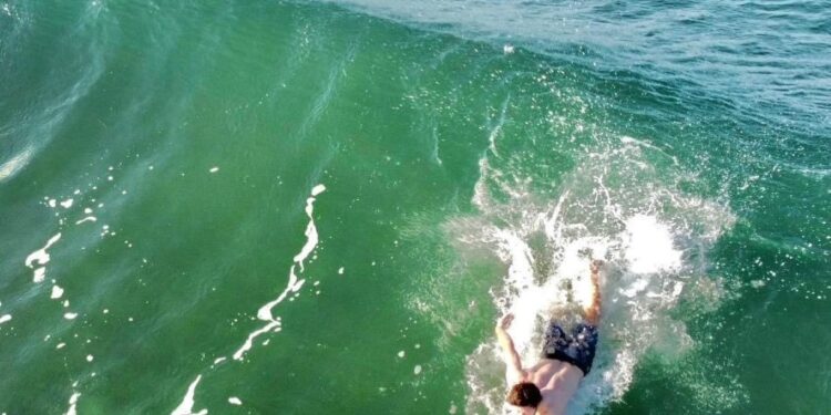 Nexpa, el paraíso con las mejores olas para hacer surf en Michoacán