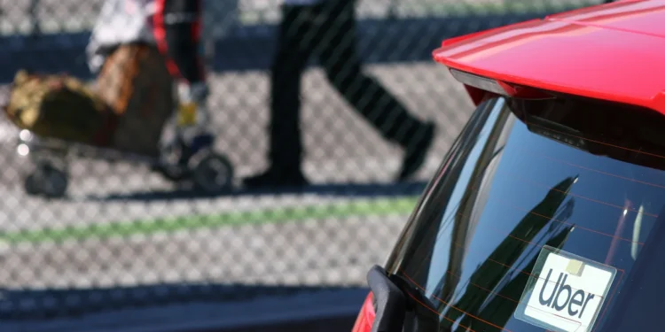 Uber pronto permitirá a sus usuarios reservar un servicio de traslado al aeropuerto