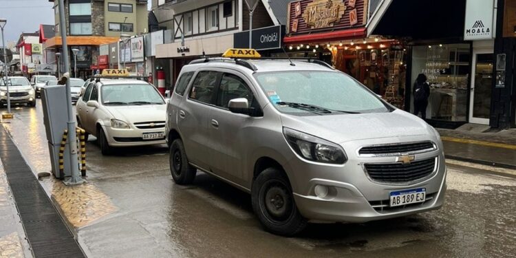 Relanzan la aplicación “Taxis Clientes” para solicitar viajes en Ushuaia desde el celular