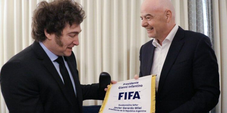 Diputados piden información sobre los viajes al exterior de Javier Milei