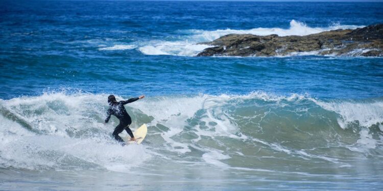 Una isla canaria, entre los mejores lugares del mundo para hacer surf