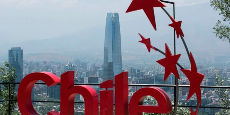 Tras el derrumbe del turismo de compras a Argentina, los uruguayos ya tienen a Chile como nuevo “destino estrella”
