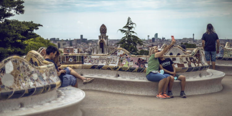 El secretario general de ONU Turismo ha subrayado que es imprescindible sumarse a la innovación y el crecimiento, y orientar la inversión hacia el sector.