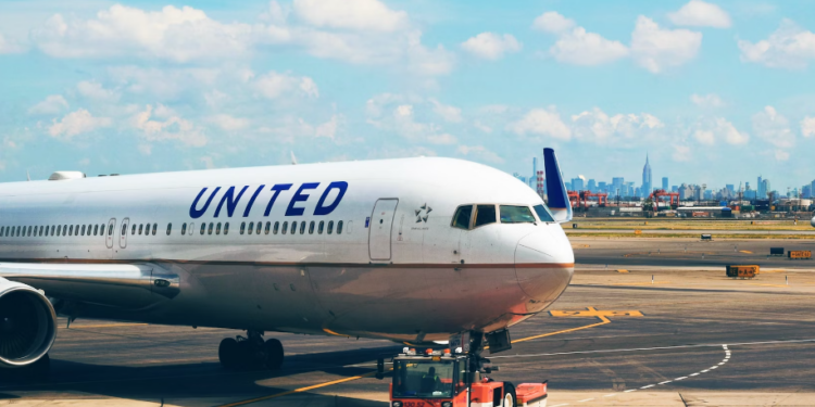 Unas 25 personas que iban en el crucero enfermaron misteriosamente en el vuelo estadounidense