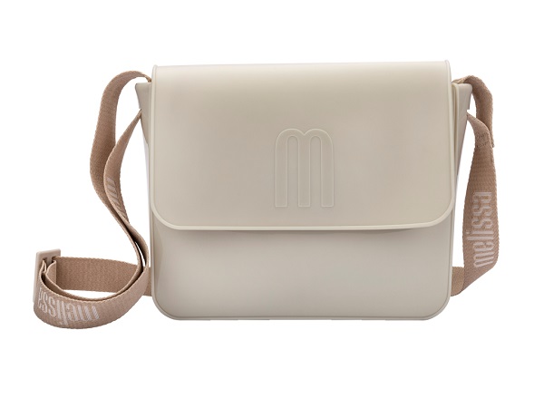 Primavera-Verano: Brillando a cada paso con el Match Perfecto de Zapatos y Bolsas.