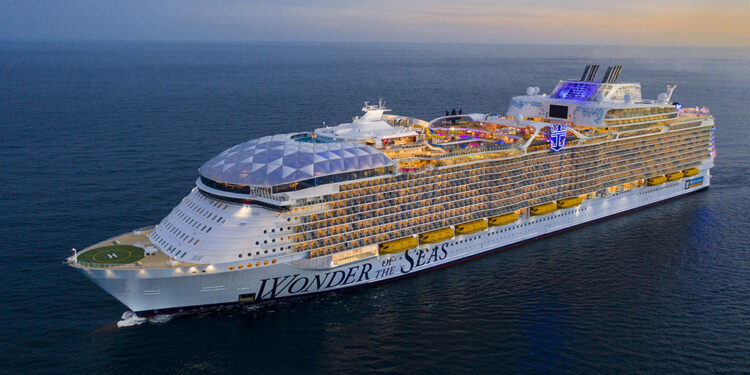 Los aspectos más destacados del programa incluyen un reconocimiento del nivel, beneficios a bordo, equiparación de niveles y una experiencia de viaje mejorada.