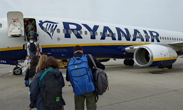 Denuncian a Ryanair por su sistema de verificación de clientes