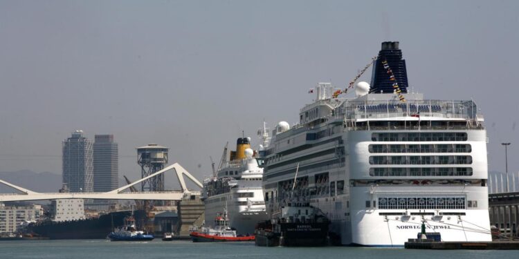 CRUCERO PROHIBIDIDO EMBARCAR | Una empleada de crucero desvela las cinco cosas prohibidas para subir a bordo