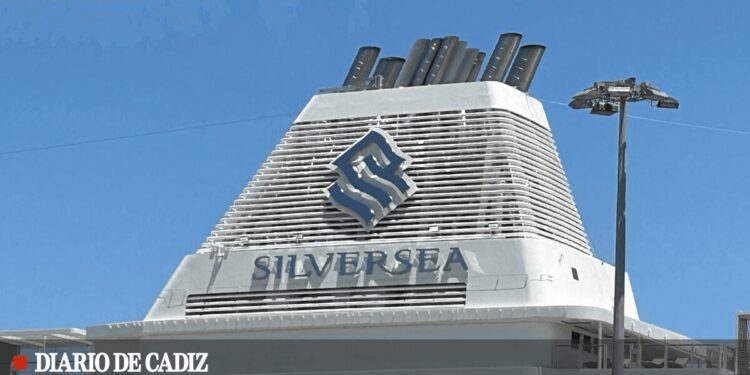 6.300 turistas llegarán al puerto de Cádiz este martes en dos cruceros