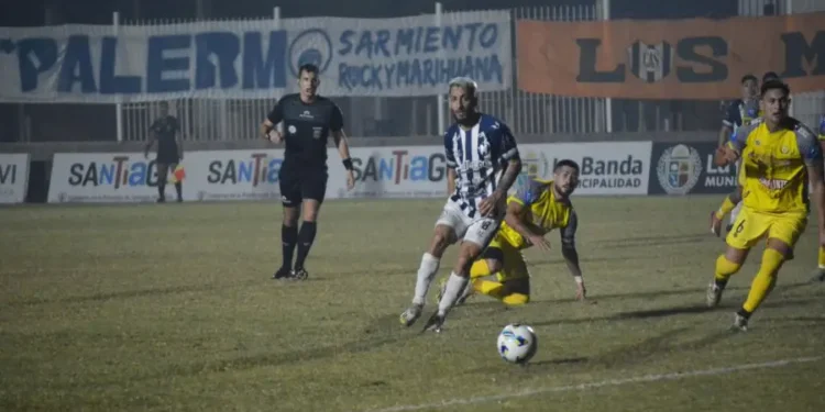 Federal A: Crucero cayó ante el líder de la zona