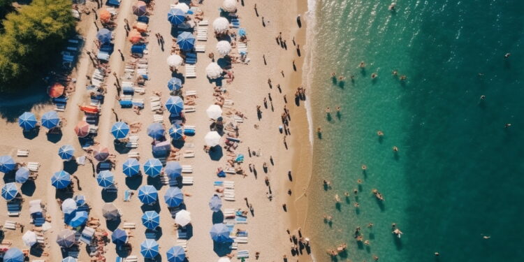 Turismo: cuatro millones de italianos viajan en verano, según la encuesta Assoviaggi-Cst