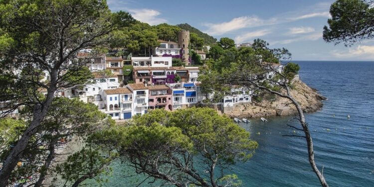 Estos son los destinos turísticos más lindos de España para ir este verano, según la inteligencia artificial